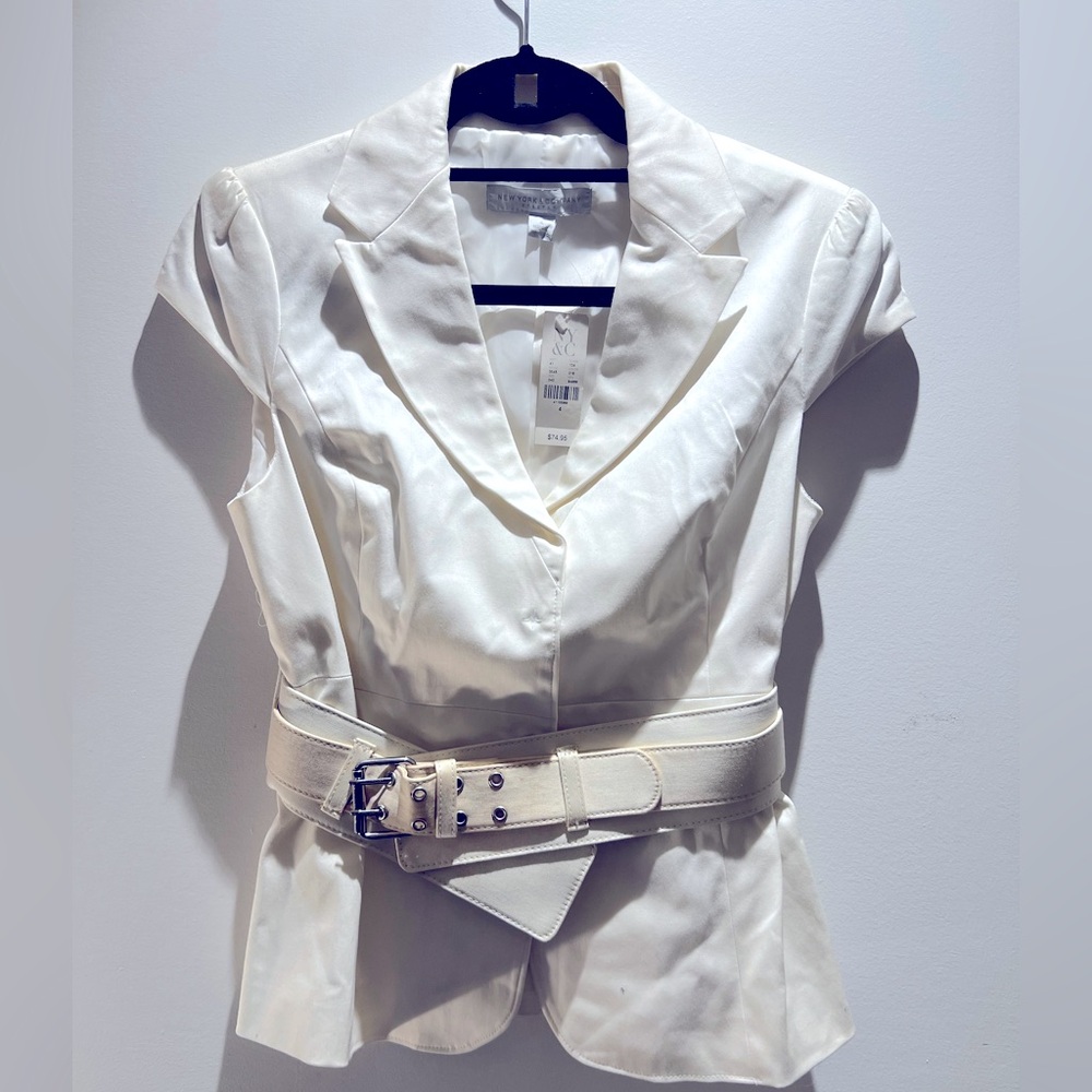 New York & Co cap sleeve, belted, button and darted professional top. SZ 4.